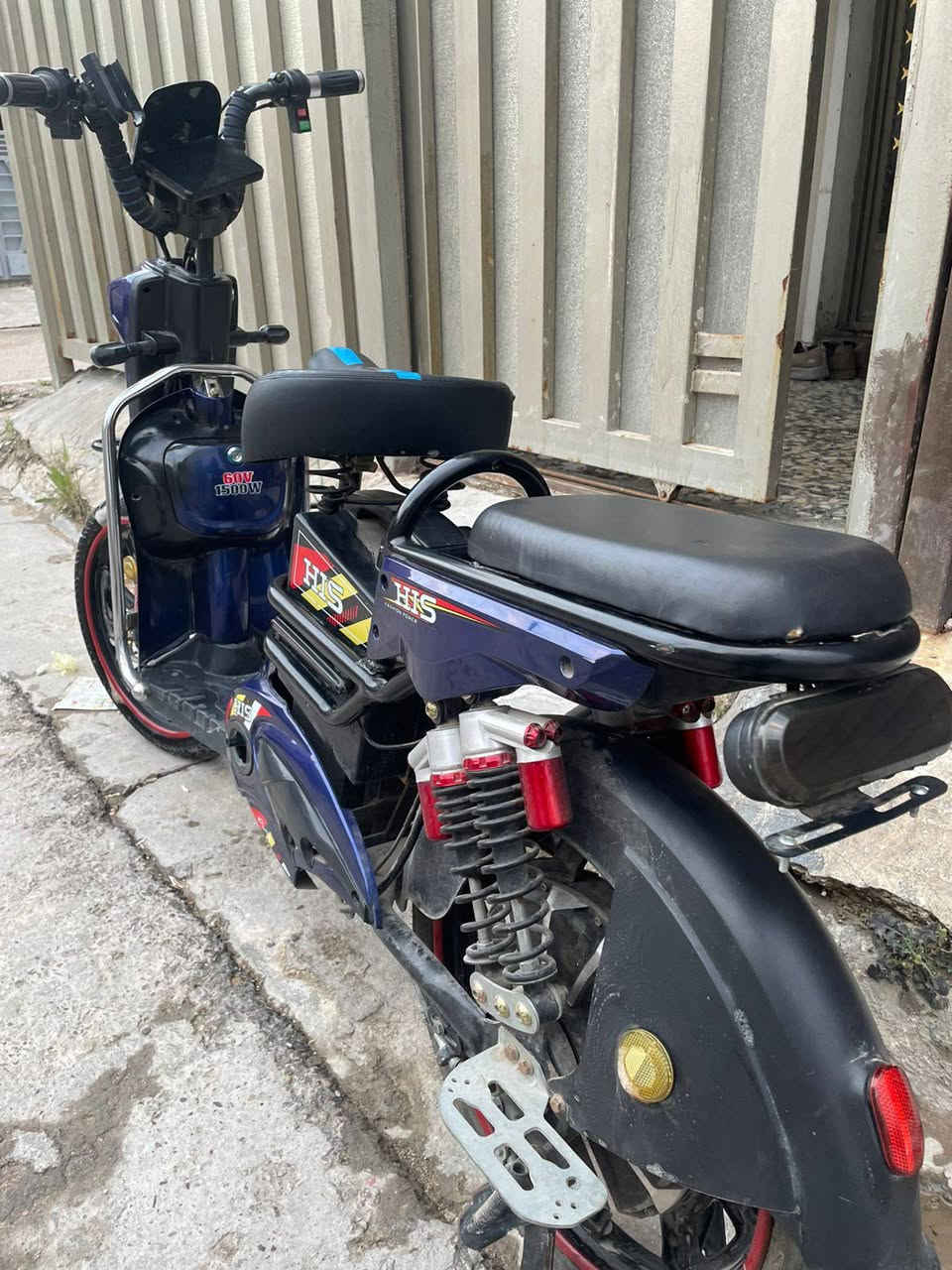 دراجه شحن للبيع
غراضهه كلهه كامله 
بلوتوث يشتغل 
بس بيهه عطل حساس البريك لان تاركهه 
مكاني البياع


**إذا كنت صاحب هذا الإعلان وتريد حذفه لأي سبب، رجاءا أرسل رسالة إلى الدعم الفني**