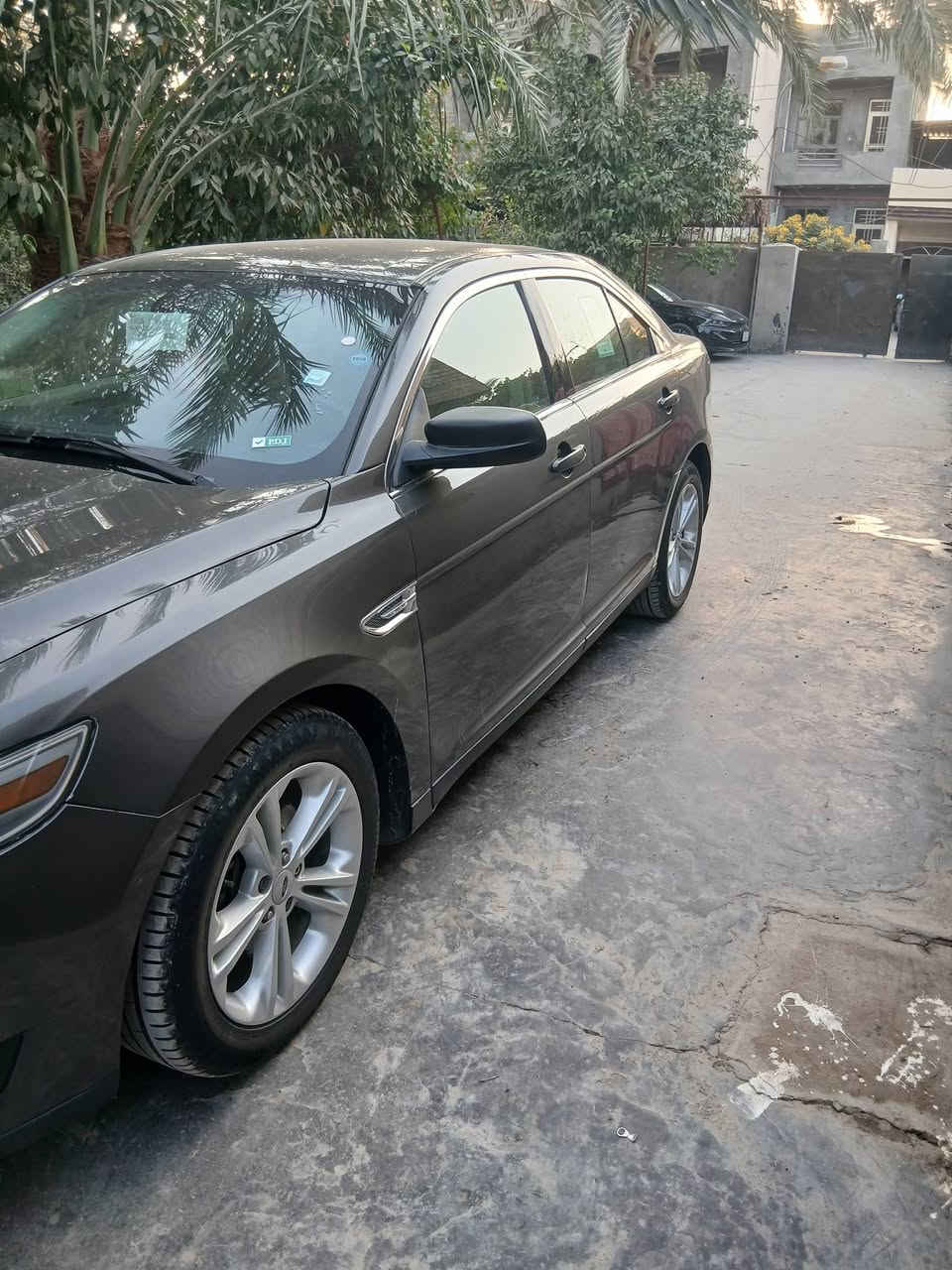 السلام عليكم تورس موديل 2017 ماشه 72 مكفوله من الصبغ كير ومكينه مكفولات سياره نضيفه جدآ العنوان بغداد ابو غريب رقم الهاتف *********** \ *********** السعر 135 وبيها مجال وحياكم الله
