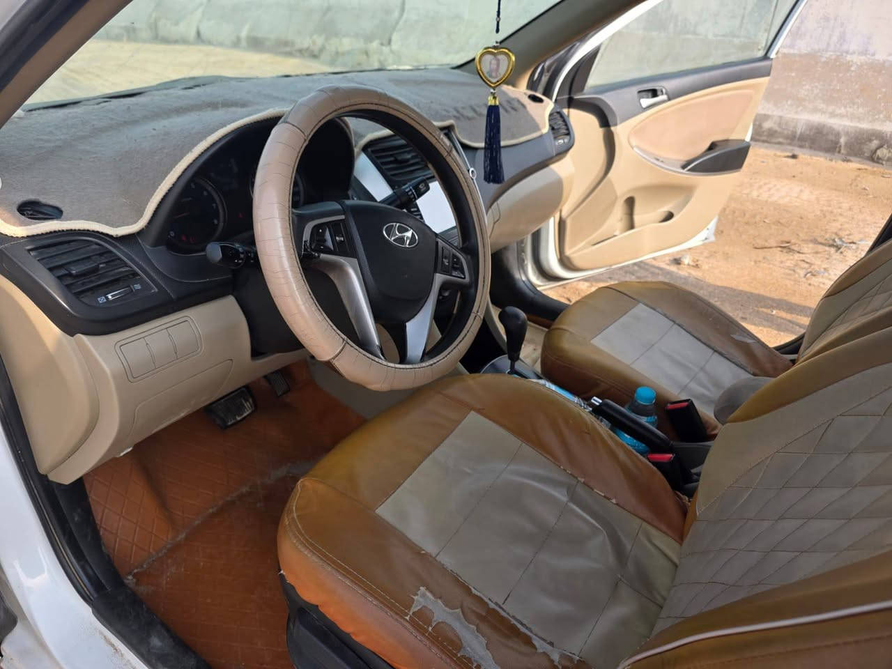 سلام عليكم اكسنت2018 مكفوله وفول مكينه1600 رقم ميسان باسمي تحويل السعر125 وبيها مجال  رقم ***********
