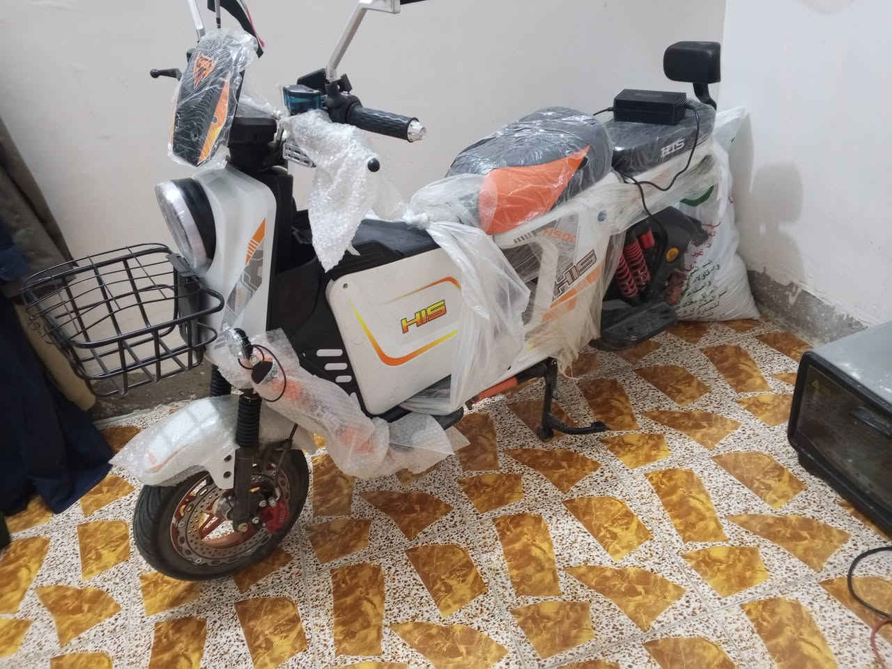 السلام عليكم دراجة شحن لبيع H900
جديد ما مستعمل شي قليل 
        ***********
