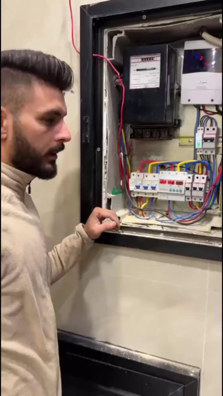 مصطفى للتأسيسات  الكهربائية العامة 
عمل بوردات السيطرة ATS
نصب وصيانة السبالت 
***********
***********
عمل جميع بوردات السيارات الشحن
