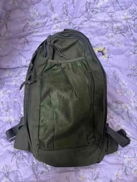 يالله  جنطة لون زيتوني حيل نضيفة  يوجود توصيل 🚚  السعر خاص أو واتساب 0...