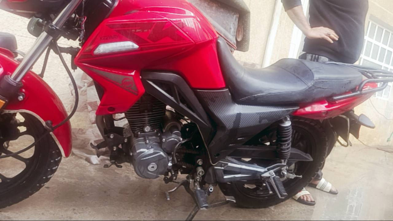 السلام عليكم
Rk. مديل 2022 حمره دم الغزال مرقمه (بغداد مو اربيل) الرقم العربي دراجه كمله مكتمله بيها اشياء بسيطات مثل تايرها الخلفي يرادله تبديل اشاره خلفيه كلوب يراد واشاره اماميه طاكه جامتها الناصي محترك يراد هم كلوب وبقيت للكهربائيات ودراجه شلع كامله مابيها اي شي ابد مكاني بغداد الكراده تواصل (***********) مازنجر ماعندي تواصلكم واتس او اتصال ❤️.
