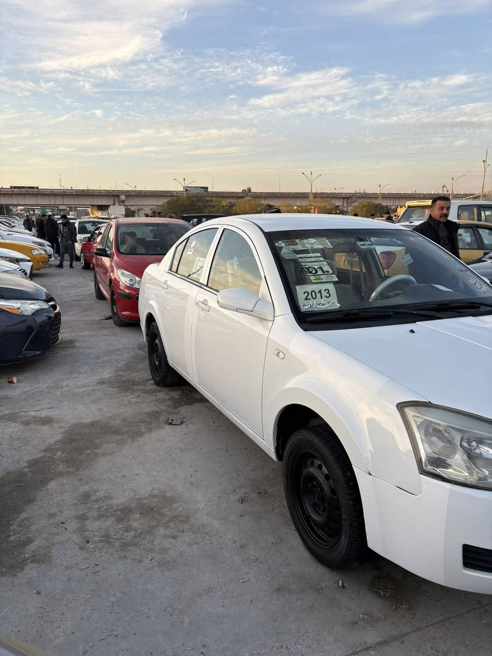 من رخصت ادمن
شيري 2013كلين تايتل 
ماشي 97الف 
سنويه رقم جديد 
كوبون بانزين بي 
سياره من دعاميه للدعاميه مابيها صبغ 
مكان واحد بي تعديل صغير 
سياره تبريد تتفيه صدر امامي خلفي جديد 
تايرات بطاريه جديد خير من الله 
سياره مال بيت ماشالله عليها مابيها نواقص ابد 
رقم صاحب سياره 
***********
