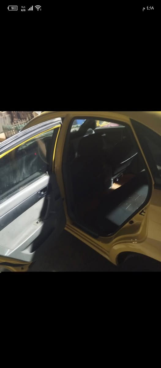 السلام عليكم اوبترا 2012 الشركه العامه بلاديه السياره لاضربه لاصبغ على وضع الشركه بيه منضومه زنون مكينه مكفوله بس الكير كايم  تمشي السياره اول وثاني كير اوتوماتيك السعر ٦٢ وبيه مجال تحويل ثاني يوم***********
