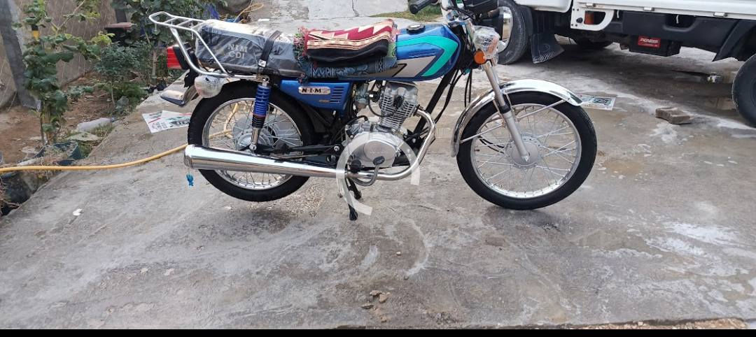 السلام عليكم دراجه للبيع موديل 25 اوراق سكنر مكان كربلاء للاستفسار رقم الهاتف ***********
