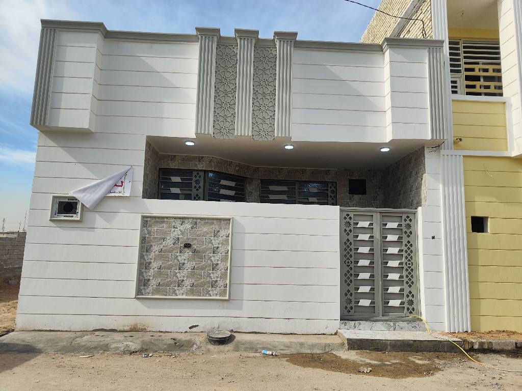 بيت للبيع في كربلاء  موقع شارع حله كربلاء حي  المصطفى 
المجمع على شارع الزوار مباشر.
مساحة 100متر طابق واحد طابو زراعي
 قرار محكمة سند 25 
كافة الخدمات تبليط مجاري ماء كهرباء 
للبناء طابوك جمهورية كونكريت 
مسلح صب مركزي الاستفسار 
اتصل واتساب *********** *********** *********** كربلاء, العراق
