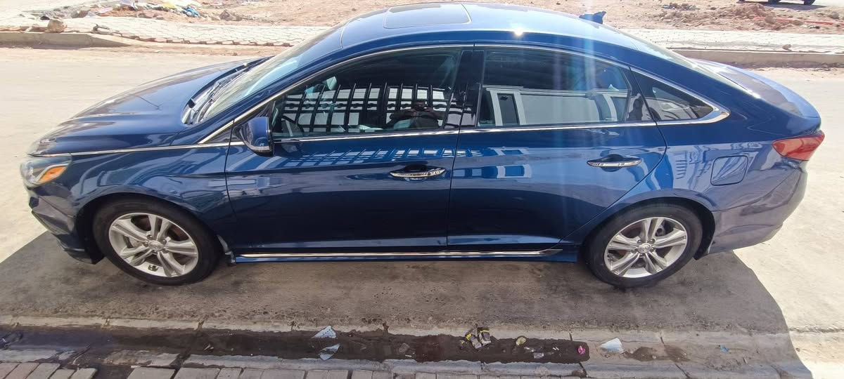 السلام عليكم للبيع سوناته  مديل 2019 وارد امريكي حادثه موضح بالصور كفاله عدا حادثه مال امريكا مكينه 2400 شرط مامفتوحه 
مواصفات
فتحه
بصمه
تبريد قطعتين
كشن كهرباء 
تحكمات ٤ جهات 
رادار جانبي
حداديه جديدة 
سياره جاهزه من كلشي فقط نقص تبريد 
مكان سيارة ديوانيه مركز /استفسار اتصال *********** اسيا/ *********** / السعر ١٣٣ وبيها مجال
