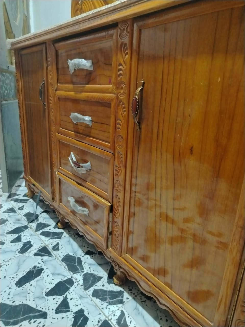 السلام عليكم غرفه 6ابواب جديد تسكام صاج داخل وخارج 5ملم ضهر شد براغي شخط مابيه اخذته ب 3
هسه اريده مليون وربع جديد موديل حديث مكاني العزيزية الخماس 
 ‏‪0786 450 7908‬‏
السلام عليكم غرفه 6ابواب جديد تسكام صاج داخل وخارج 5ملم ضهر شد براغي شخط مابيه اخذته ب 3  مصار شهر

