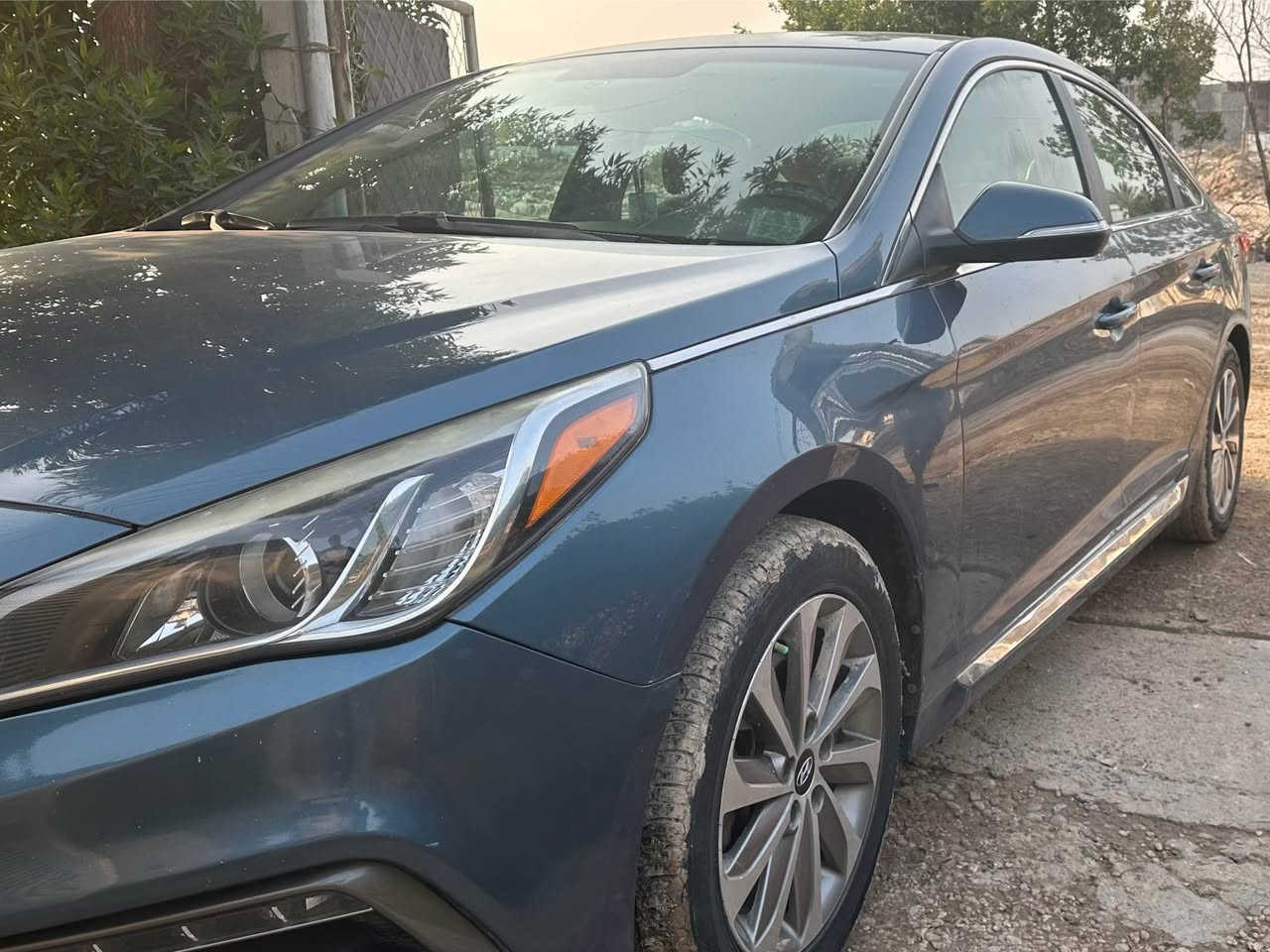 سوناتا ٢٠١٥ سبورت
امريكي 
محرك 2400 ما مفتوح
عليها برمجه عادي
حادثها بابين جهه السايق
94ميل
دواخل كاربون فايبر
*********** حلة, بابل
