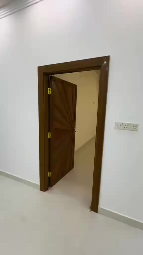 شقه حديثه جدا الايجار في منطقه التحسينيه
الخدمات المتوفره في الشقه 
ماء اساله.   } 
ماء حلو.     } مدفوعه ضمن الايجار 
انترنت        }
اجور كهرباء }
تتكون من صاله 
مطبخ مؤثث 
غرفه منام. وصحيات 
سعر الايجار 600الف 
م/ الشقه طابق اول 
الاستفسار الاتصال 
***********
