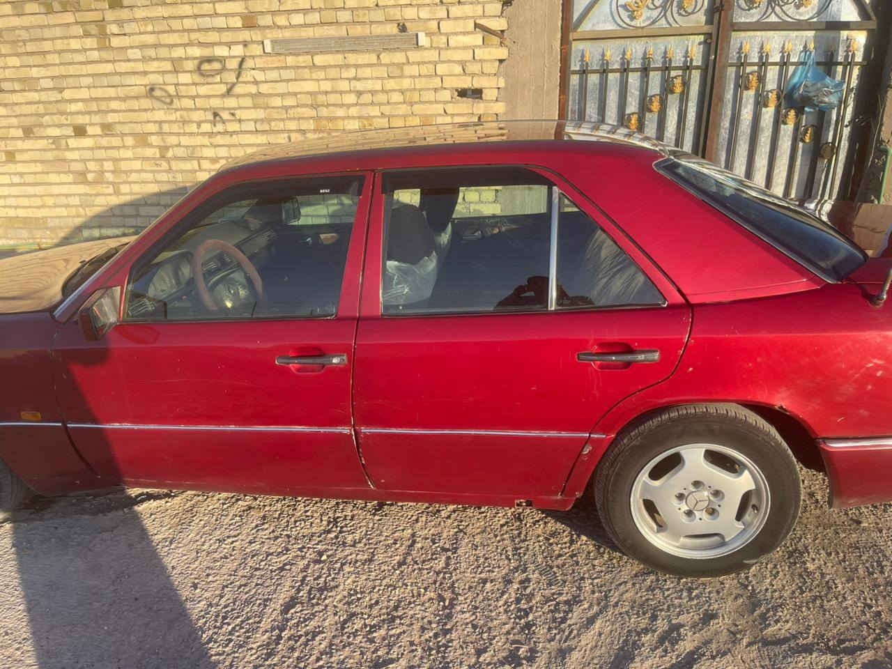 مارسدس دب ٨٩  مكينه فيفتي جاهزه رقم بغداد بسمي مكاني بغداد شعب حي الكوفه *********** السعر ٥٠ وبيه مجال
