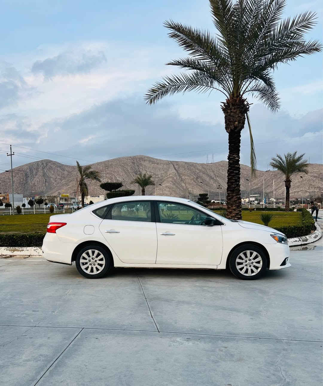 سێنترا مودێل 2016 بۆ فرۆشتن
تەنها ( 66 )هەزار مایل ڕۆیشتووە
گێڕو مەکینەی بەشەرتە بێ عەیب
سێ پارچەی تەنها پەمپە بەبێ ناوگرتن بەشەرت
بۆنید/دەرکی سایق/چملغ سایق بەدەنەشی نەگرتووە
سەنەوی تاکوو 2028/1 نوێیە تەحویل غەرامە بەشەرتە
وەکالەش دەکەم بەئارەزوی موشتەریی
بایی 108 وەرقەو کەمێک مەجال ..،
***********    watsap رانية, السليمانية
