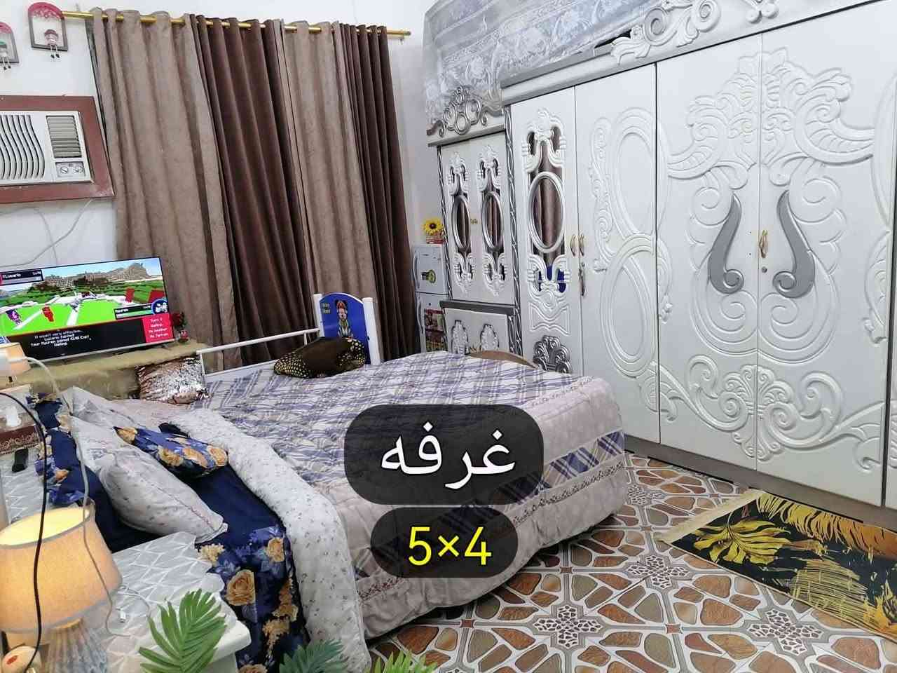 بيت زراعي مساحه 250 م مرتب و نظيف ركن على شارعين الرئيسي 20 م و الفرعي 15م
حي الصحفيين قرب السجن الاصلاحي نزلة شيخ الزرگان الشارع الرئيسي كافة الخدمات ماء مجاري كهرباء مولد سحب انترنت صالونات نسائي ورجالي مجمعات غذائيه و صيدلية ومضمد مخبز بيع دجاج واسماك كل شيء متوفر بالمنطقة
 
بلوك عگاده رباط ارضي و شبابيك 
يحتوي على 
مطبخ 4×4 
استقبال 9×4
صاله 13×4
 و غرف نوم 4×5 عدد 2 وغرفة أطفال 4×3 
صحيات داخليه و خارجية
ارتفاع السقف 4 م 
ترك خلفي 1م 
السعر 110  قابل للتفاوض
للاستفسار ***********
