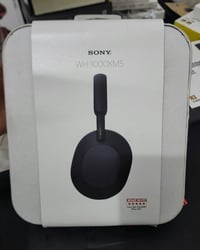 سوني M5 • جديده • مفصل مكسور