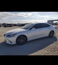 لكزس ES350 • ٢٠٢٥ • ٦٠٠٠ كم