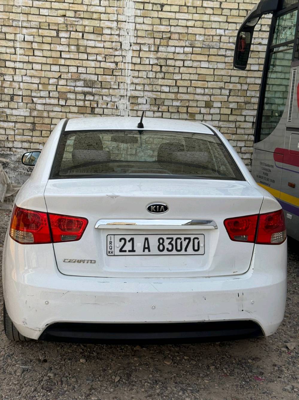 كيا سيراتو ٢٠١١ بيها جملغ خلفي صبغ بقي التفاصيل على رقم هاتف *********** 