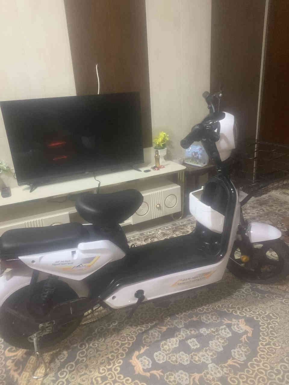 سلام عليكم دراجه شحن حجم 14 للبيع فول موصفات موديل 2025 4 بطاريات نضيفه بصمه وسويج السعر 320 وبيه مجال العنوان ديالى القمانيه قرب محطه عين شمس للتواصل هاذا رقمي ***********
