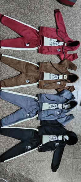 قاتی ٣ پارچەی قەدیفە 
قیاسی ١ ساڵ تا ٤ ساڵ
بە ٥ ڕەنگ و ٤ مۆدێل بەردەستە
سلێمانی گەیاندن هەیە
***********
