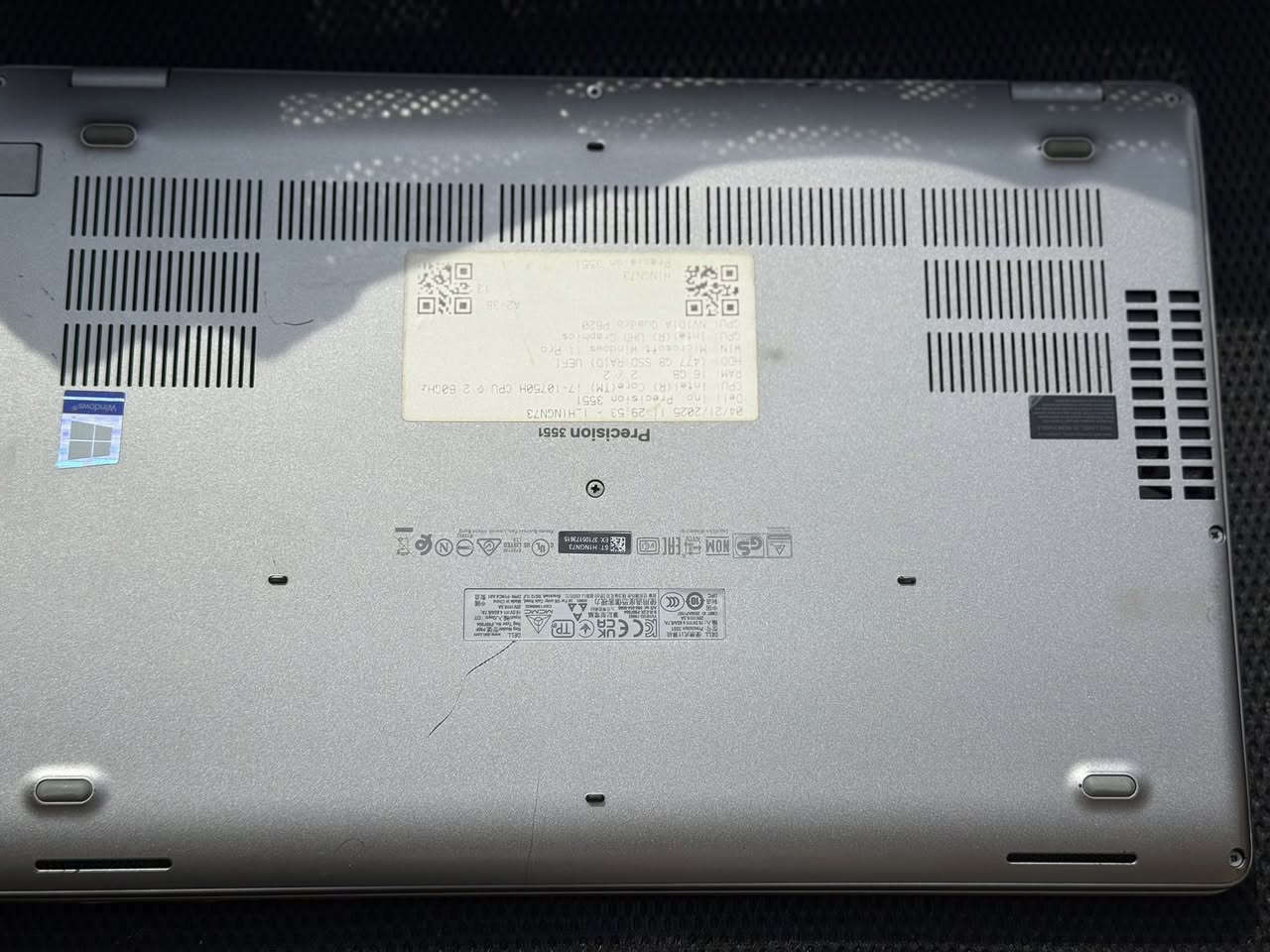 Dell Precision 3551 للبيع
المواصفات:

المعالج: Intel Core i7-10850H (جيل عاشر)

الرام: 16GB

التخزين: 512GB SSD

الشاشة: 15.6 إنج Full HD

النظام: Windows 11

مناسب للتصفح، التصميم، الدراسة والشغل.

الحالة:

الجهاز يعمل ممتاز.

يوجد تقشر بسيط في طلاء الغطاء الخارجي.

يوجد أثر خفيف جداً في الشاشة

الجهاز كلش ممتاز للاستخدام برامج ألعاب ثقيلة شاشة كبيرة 

شرط اي خلل ما بي مكاني موصل 

سعرة 500 طبعاً معروف هاذه الموديل شكد سعره بالسوق اسال قبل ما تشتري حتا تعرف زين 

***********
