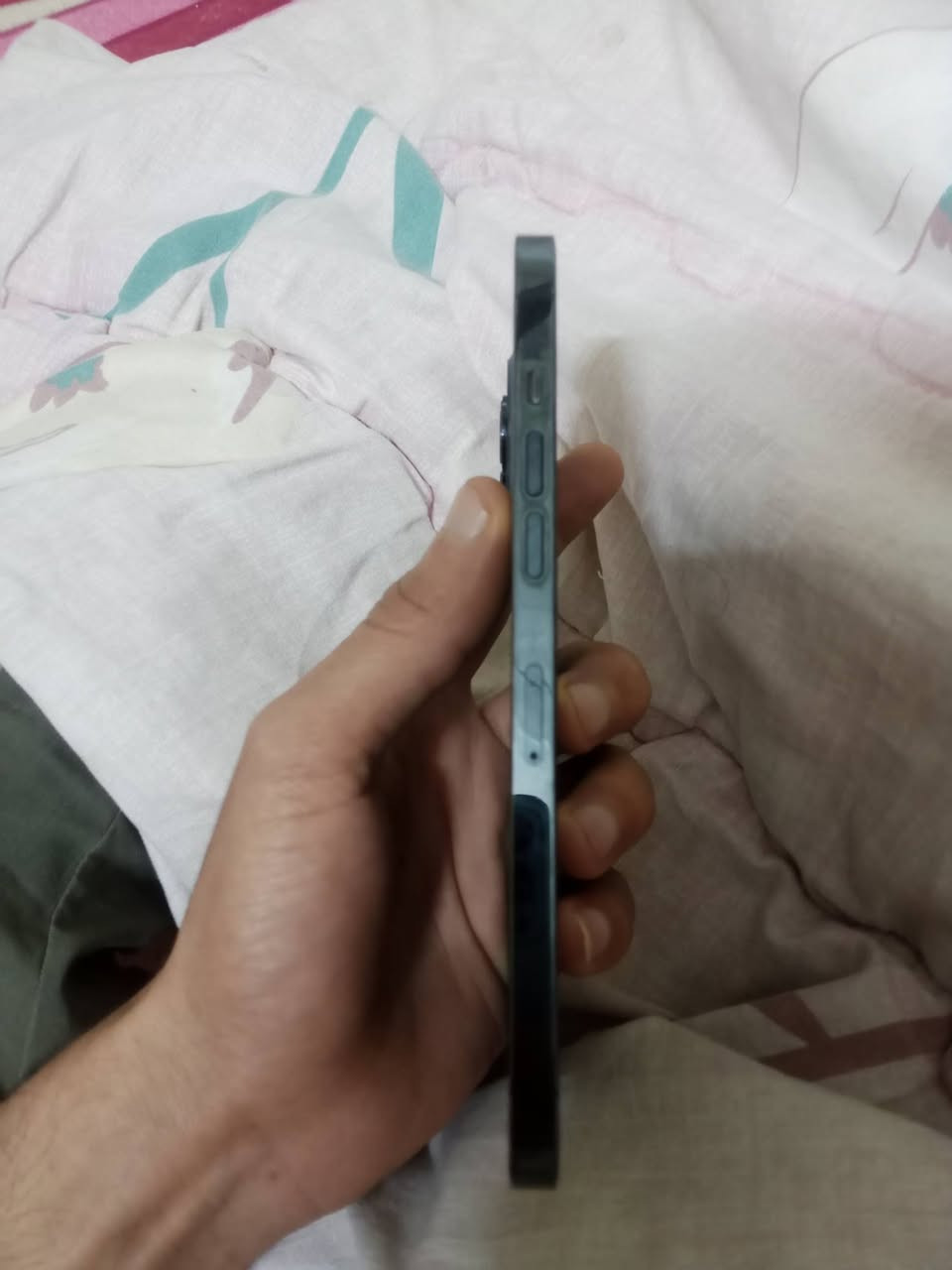 سلام عليكم ايفون 12برو ماكس للبيع جهاز مبدل بي شاشه اصليه احسن شاشه موجوده بطاريه 78 شحنه كلش زين جهاز كلش نضيف كلشي شغال بي او مراوس بجهاز ثاني مكاني بغداد هذا رقمي *********** السعر 375 بي مجال بسيط جهاز ملحقاته كارتونه فقط
