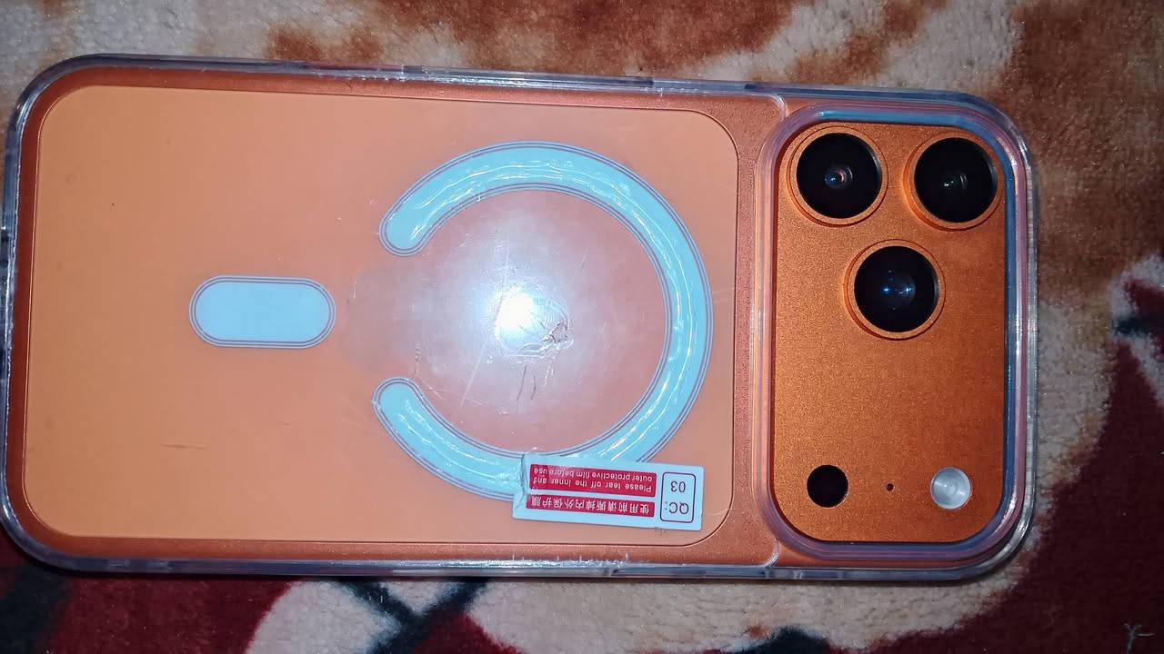 ايفون للبيع 17 ابرو ماكس ذاكرته 512 رقم الهاتف*********** بعد جديد كارتون
