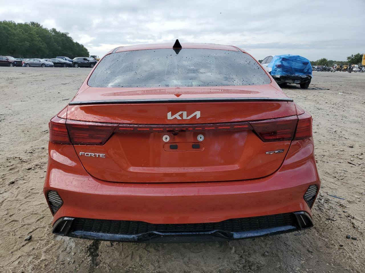 السلام عليكم 
فورتي GT
موديل ٢٣
بيه قطعين صبغ جامرلوغ وبنيد
بدون رقم 
تترقم بغداد 
السعر ١٢٠
مكان السياره بعقوبه 
***********
