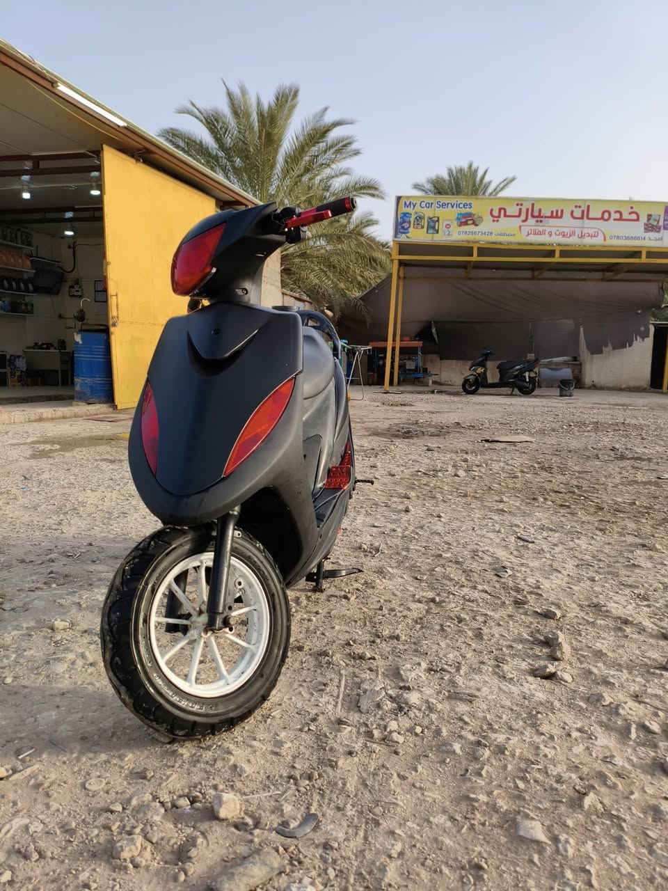 ماكس عدله
اسود طافي مطعم ب احمر 

الدراجه خير من الله واحله من الصور 

السعر ٦٣٥ وبيه مجال للشراي 

رقم ***********
