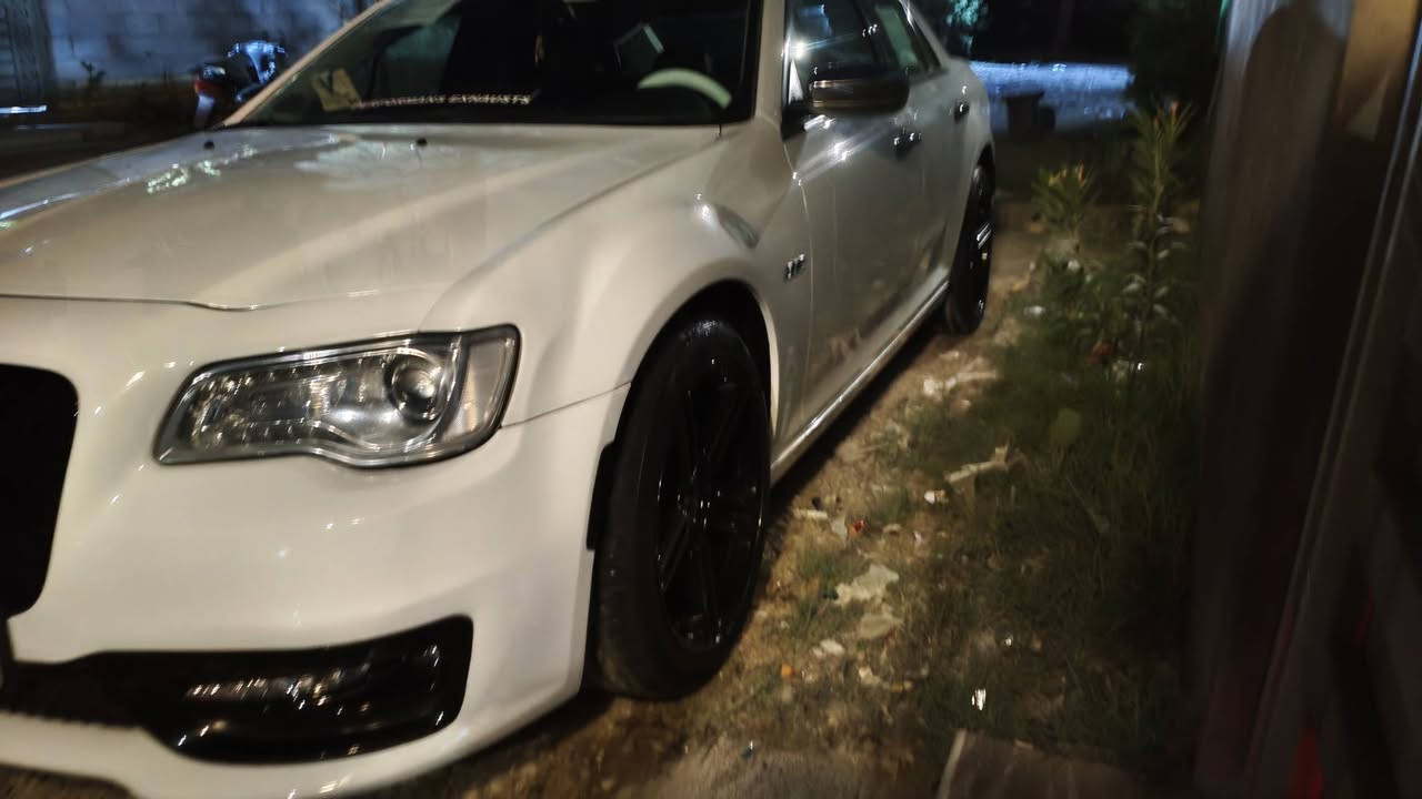 السلام عليكم كرايسلر 16 معلايه22 كفاله من كلشي فقط بابين كلير من امريكا ***********
