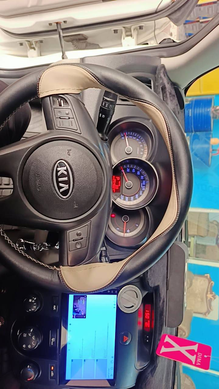 السلام عليكم سيراتو 2012سياره جديده صدر خلفي امامي جديد محرك بعده صبانه ما ممدوده عليه سيره دوشمه جديد سياره نقص برقي ما بيه مكاني رمادي سعر 113مجال شي قليل رقم *********** تخم تاير جديد
