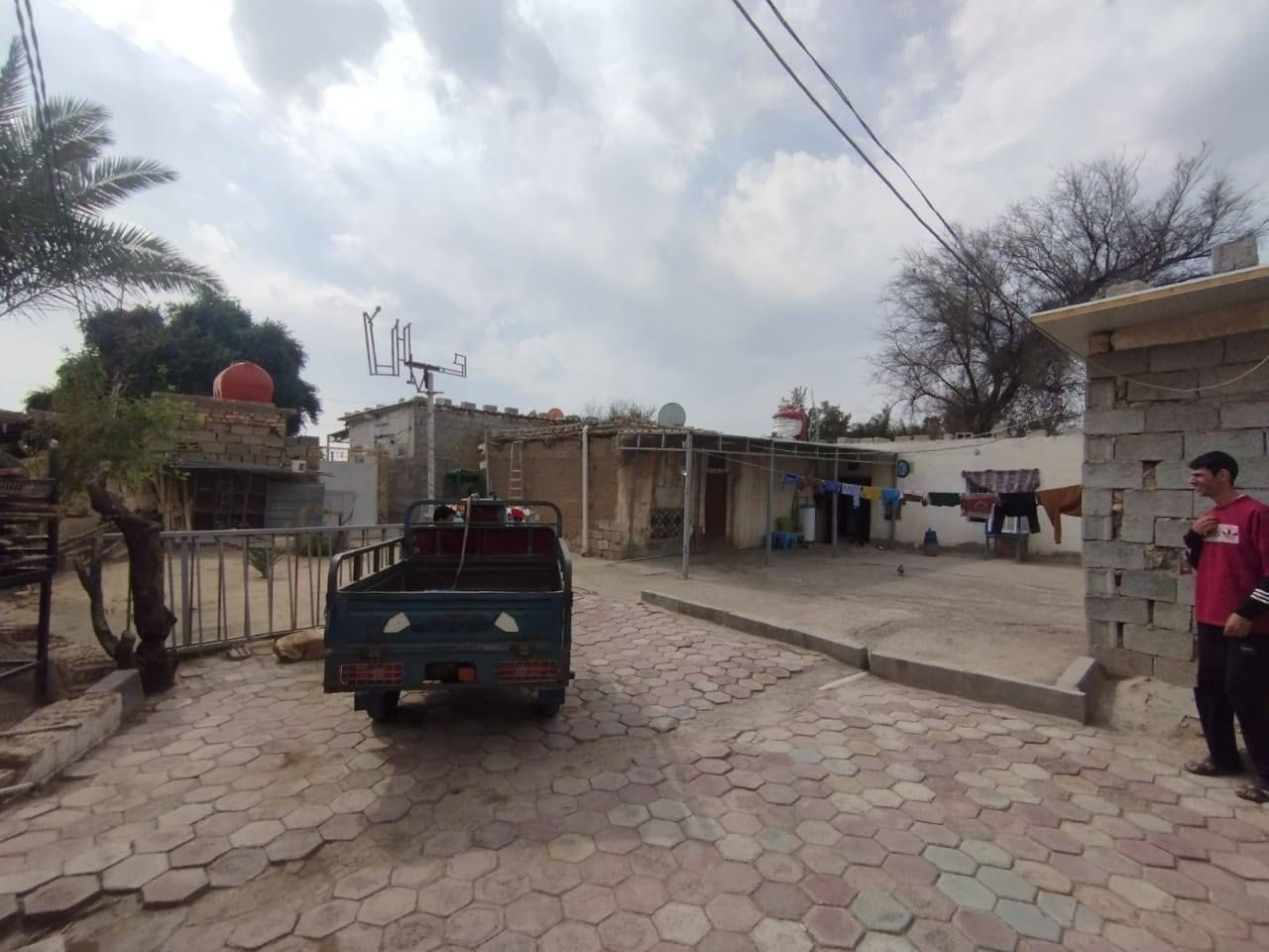 متاح
بيت المساحه 600م مقابيل حديقه الياسمين
يتكون من استقبال و3غرف ومطبخ صحيات 2 خارجيات
ويتكون من محل ومخزن البناء بلوك والسقف ساندويج
للستفسار (***********) السعر 15وبي مجال للشراي
