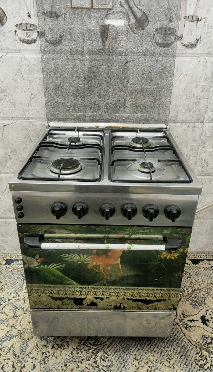 فرش مصري نضيف شوفت العين كوفه حي نيسان *********** سعر 120
