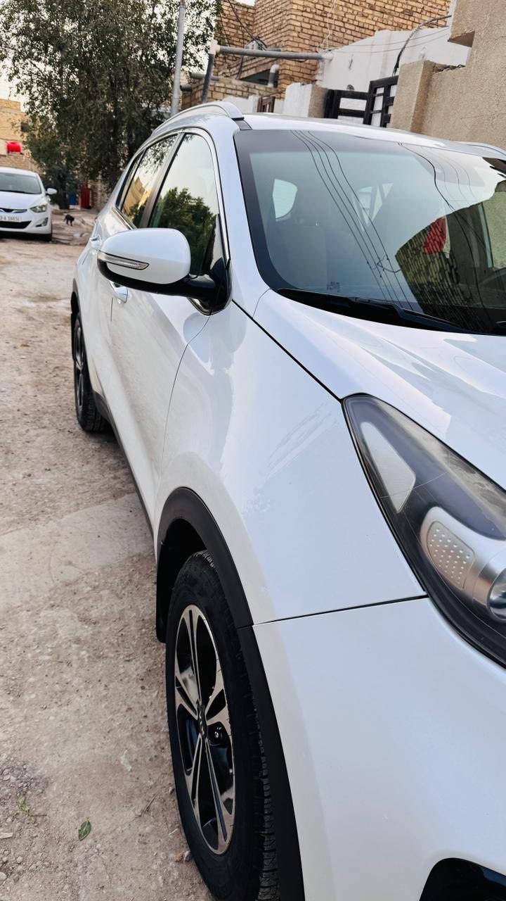 للبيع سيارة سبورتج 2017 وارد خليجي
رقم الماني السيارة بأسمي تحويل بنفس اليوم
مكينة دوش 2000 
 كير ومكينة  كفاله
تحكمات ستيرن
سويج
سيارة جاهزة ومرتبة وما تعبانه
موظف وعلى ايدي من الدوام للبيت
التفاصيل بالسونار.
للاتصال على الرقم  ***********
السعر. 175
