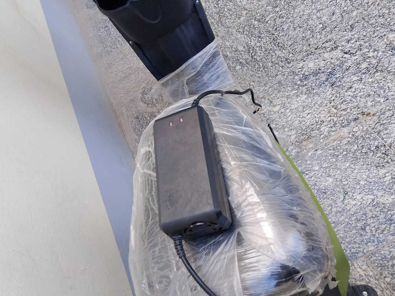 سلام عليكم دراجه شحن R9جديده ستخدام كلش قليل بعده بجياسه تحتوي على سماعات بلوتوث تحتوي على ستاند للمبايل تحتوي دبل اشاره مرايات جانبيه. تحتوي على نشرات. مفاتيح بصمه وكارت 
2024 السعر 550الف وبيه مجال. 
الرقم ***********
العلوان  البصره  القبله
