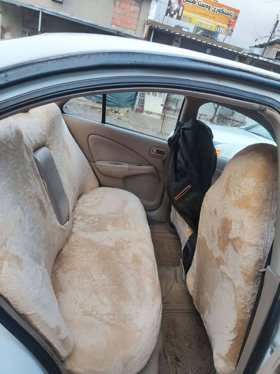 بۆفرۆشتن ‌:
نیسان سەنی 2009 بڕاوەی بێڕەقەم ئۆتۆماتیک 42 گەڵاو معامەلە
***********
