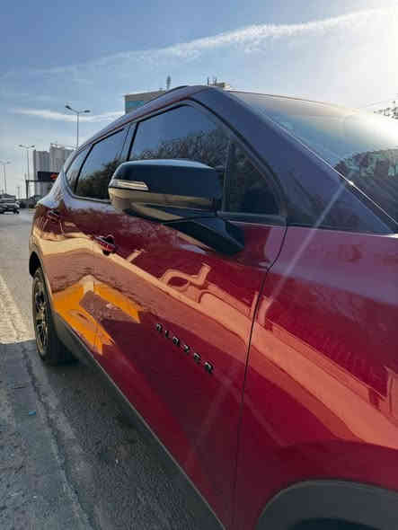 بلايزر  Lt3 بلاك توب موديل 21  محرك 6 سلندر 3.6  
الضرر: الحادث مثل ما موضح بالصور  ( جاملغ السايق مبدل  " وربع جاملغ الامامي السكن بارد " وشبر من البنيد بارد ) مكفولة من الشواصي واللغد وتقرير مالتهه موجود 
ماشية 80 الف مايل سيارة جاهزة مابيهه نقص  رقم اربيل بأسمي تحويل ثاني يوم السيارة بيهه تخويل بالتضليل 80‎%‎ من المرور 
 المواصفات:
1- كشنات جلد 
2- كشنات الامامية كهربائية  
3- تدفئة للكشنات الامامية 
4- 3 انظمة قيادة ( عادي ‎﮼ سبورت ‎﮼ ثلجي ) 
5- كامرة خلفية دوارة مع حساسات خلفية
6 - صندوق كهربائي شفط 
7- بانوراما على طول القمارة 
8- لد نهاري 
9-اطفاء ذاتي 
10- توقف ذاتي عند الحوادث
11- نقطة عمياء 
12- شاشة كبيرة   
13-نظام صوتي 
14-قيادة شبه ذاتية
15 - سايد بريك بصمة 
16 - ويل بلادي اسود 
17 - تشغيل عن بعد
18- اربع بصمات ابواب  
19- مري كهرباء
20- تحديد مسار 
21- حساسات خلفية 
22- رادار  امامي تفاعلي مع التنبية ( داتا شو ) 
23- شاشة عطلات 
24- كير 9 نمر 
25- دفع رباعي 4X4
26 - تحكم سترين جهتين 
27- لايت زنون بلادي عالي ناصي
28-  رقم الشاصي ( 3GNKBDRS7MS561428 )
لاستفسار 
***********
***********
