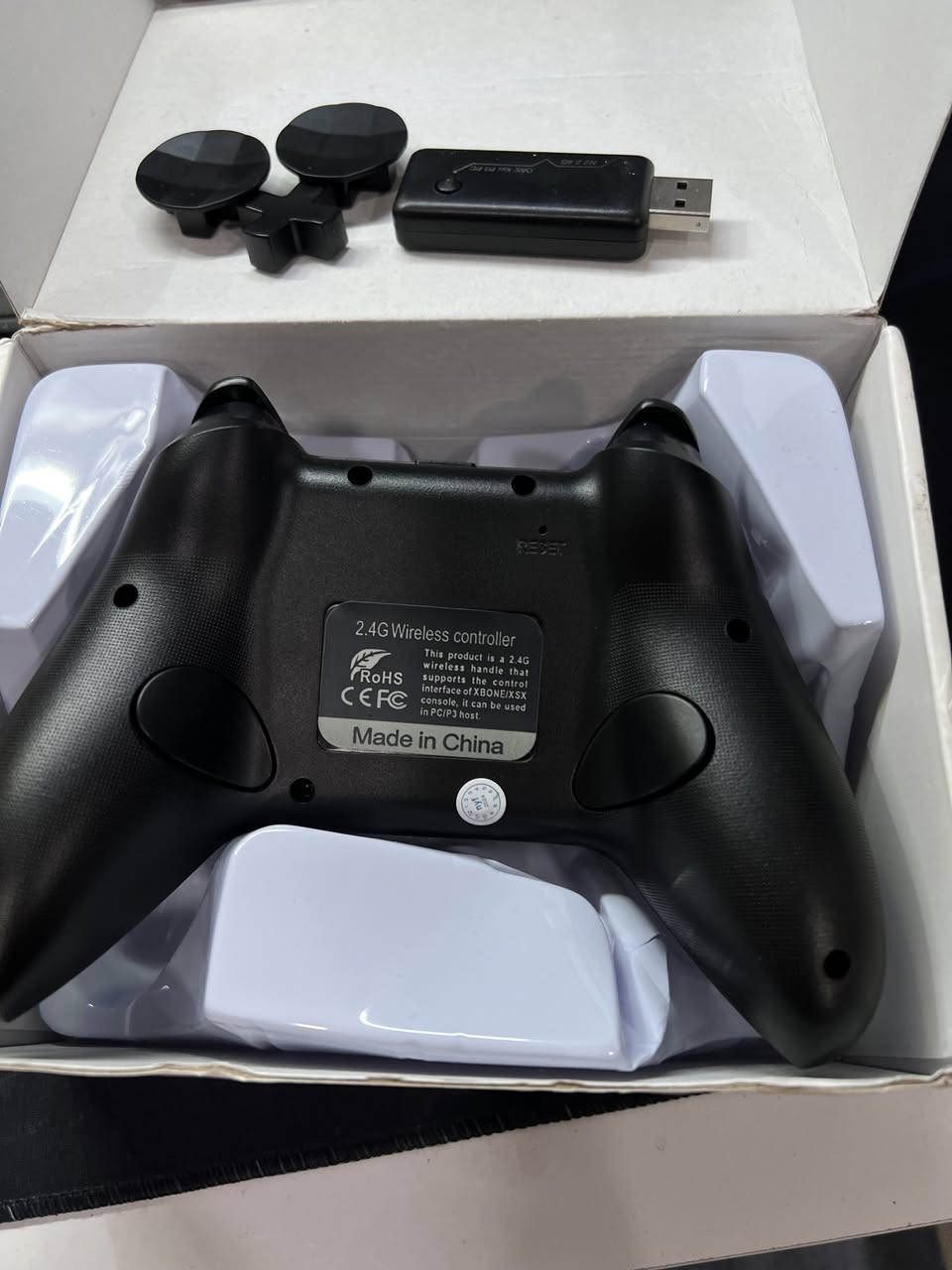 للبيع
يده احترافيه جديده بالكارتون غير مستخذمه نهائياً
تنربط حاسبه واكس بوكس
السعر 25 شرط الفحص 
توصيل موجود 
علق حتى اراسلك الخاص مسدود


**إذا كنت صاحب هذا الإعلان وتريد حذفه لأي سبب، رجاءا أرسل رسالة إلى الدعم الفني**