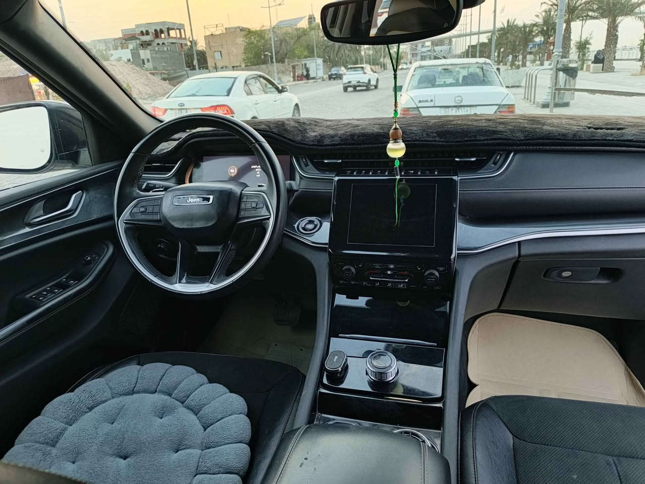 جيب كراند شيروكي ٧ راكب كشنات vip موديل ٢٠٢٣

 حادثهه جداً بسيط جاملغ  ودعاميه مبدلات بدون دواخل 
المواصفات: .  . 
* نقطة عمياء . 
* دفع رباعي 4x4 . 
* فرش المقاعد من الجلد مطعمة بكنتار . 
* المقاعد الأمامية كهربائية .
* المقاعد الأمامية مع تدفئة . 
* تدفئة ستيرن . 
* نظام الملاحة (GPS) . 
* نظام خاص للطرق الوعرة . 
* مصابيح امامية زنون . 
* المصابيح الأمامية مع LED لايت . 
* كشافات الضباب زنون . 
* تشغيل عن بعد .
* صندوق كهربائي .
*  حساسات أمامية . 
*  حساسات خلفية .
* كاميرا خلفية . 
* بلوتوث تلفون . 
* محدد سرعة . 
* نظام تشغيل واطفاء اوتماتيكي للمحرك للتوفير من صرف الوقود .
* نظام بريك اوتماتيكي
 
***********
السعر 295 ورقة وبيها مجال قليل شط العرب, البصرة
