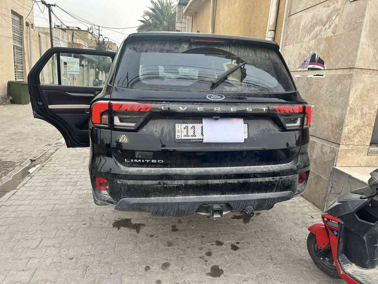 سلام عليكم فورد افريست خليجي موديل 2025ماشيه 700كيلو اقل الف لمتد فول مواصفات بنراما متعرضه الى حادث ابيع ع وضعيته علما سعر الوكاله 382 عارضه اني 185 وبيه مجال للشراي اي ستفسار *********** السعر 185 ورقه السياره مرقمه بغداد ومكان السياره بغداد
