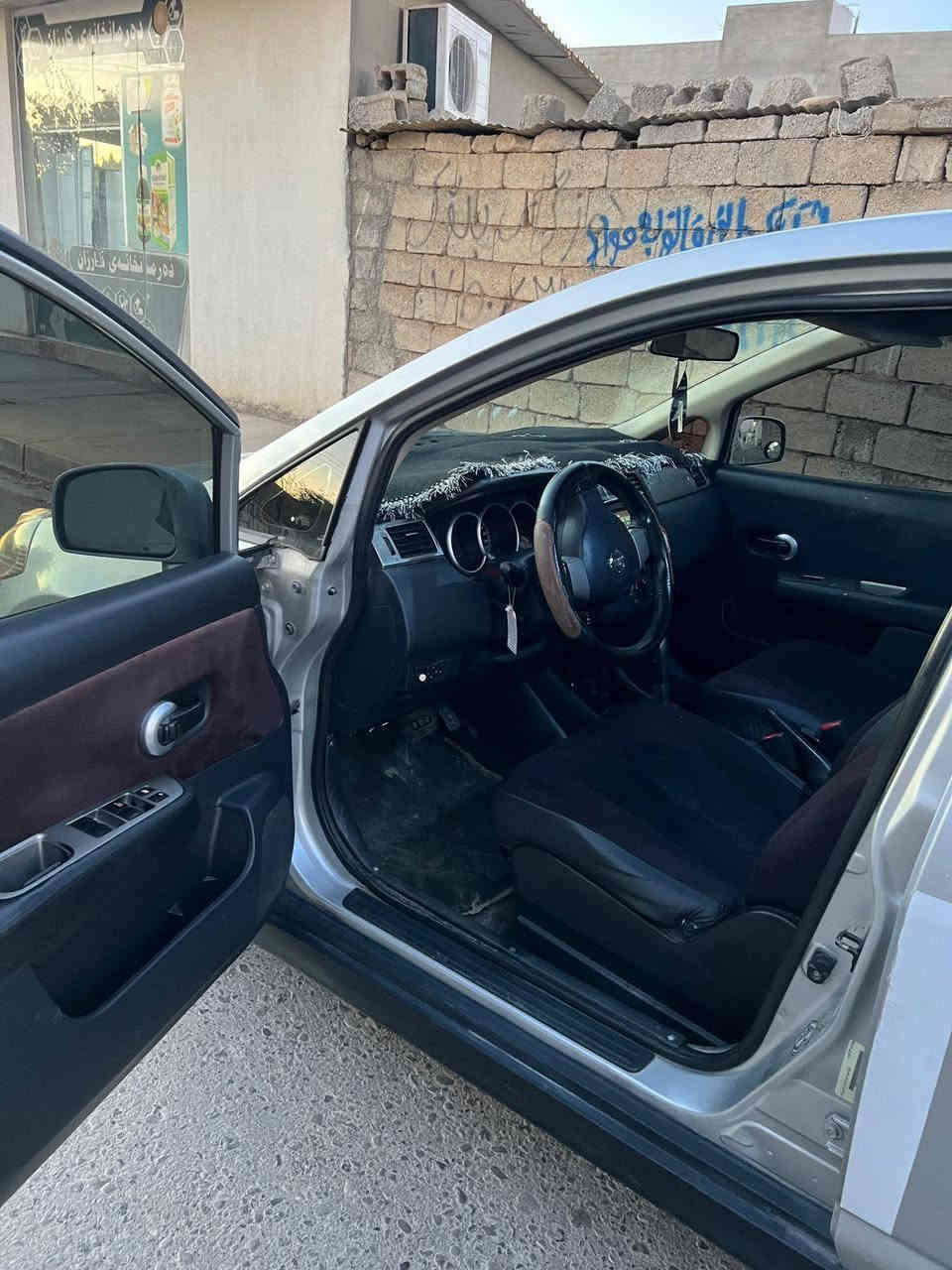 نــیـسان ڤێرسا 
مۆدێـل 2011
  بڕاوەی دوبەی ✅
مەکینە2.0
گێڕ تۆماتیک ، تەبرید سارد و گەرم 
چوار جام کارەبا ، بێ تەقە و ڕەقە
گێڕ و مەکینەی بە شەرت ✅
پێش و پشتی کەبسەو دەعمی نەکردوە
لۆکە سەیارەکە زۆر جوان و تازە ماوەتەوە 
ناوی زۆر خاوێن و جوانە.
سەیارەکە ماندوو نەکراوە
57$
*********** رانية, السليمانية
