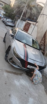 الانترا 21 لون سلفر لمتد حادثها السياره مجفيه ومصبوغه بيها نواقص ابيع ...