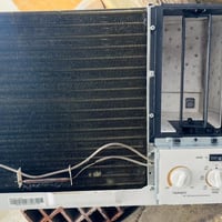 مكيف للبيع مشتغل موسم واحد قرص الشركة نظيف جداً السعر 300 مكاني الزعفر...