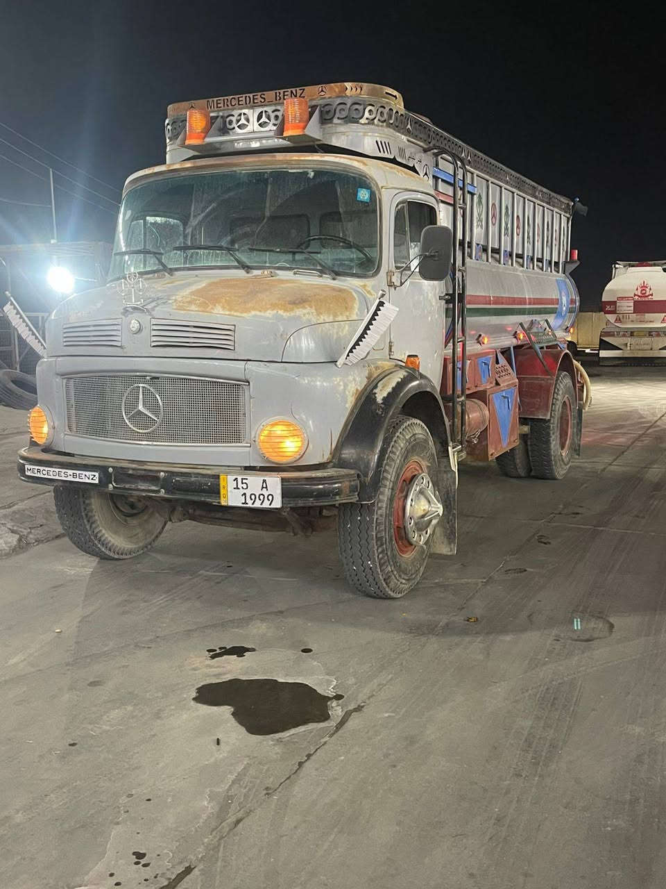 سلام عليكم ابو ردين عشراوي موديل 82وضع شركه محرك ستندر سوبر مامفتوح كير ع شرط شاصي بلادي وضع شركه قطره صبغ مابيه تخم تاير تانكي جديد رقم انبار مكان نجف /الاستفسار اكثر اتصل ***********
