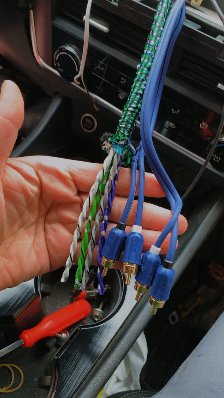 تم العمل على سياره نيسان روج موديل 23😋👇
تم تبديل منظومه الصوت ب الكامل من البلادي الى الاحترافي
--تم اضافه سماعات كومبنت امامي ماركه JBLبقوه 70ارمس 210واط😍💪🏻
مع اضافه سماعات ثري وي خلفي مارمه بلبونكت الماني بقوه 250واط 60ارمس😎👇
مع اضافه امبلي فاير ماركه تامبكس بقوه 520ارمس اربعه جنل لتشغيل منظومه الصوت
طبعا هاي المنظومه لازمه كيبلات ومواد ضفيره اصليه😋😉
تم اضافة ضفيره خاصه بصوت نحاس 100ب100 يمي وبس
مع شخاطات وفيش ماركه لوجتك سريس كوالتي عالي🔥😍
مع فيوز 60 امبير وكيبل 6كيج
والنتيجه امامكم....
مكاني بغداد طالبيه بنزله الجسر مال فلكه 83 بشارع مستشفى ابن البلدي الزهراوي شغلي ب ييت وعندي توصيل كافه محافظات العراق مع ضمان 
***********
