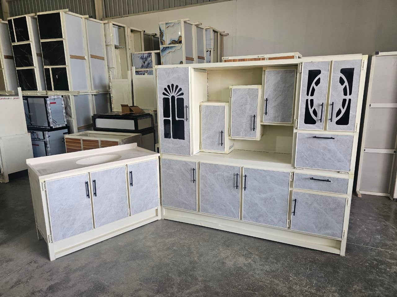 #تخفيضات #سارع بلحجز #جديدنا #سعر_جمله  #بغداد  #توصيل 
كاونتر مترين خشب mdf  والسنك مترو20
#سعر عليه عرض #ومحافظات 
متوفر توصيل بغداد ومحافظات
#مطابخ_حديثة #كاونترات_مطبخ #كاونتر


**إذا كنت صاحب هذا الإعلان وتريد حذفه لأي سبب، رجاءا أرسل رسالة إلى الدعم الفني**