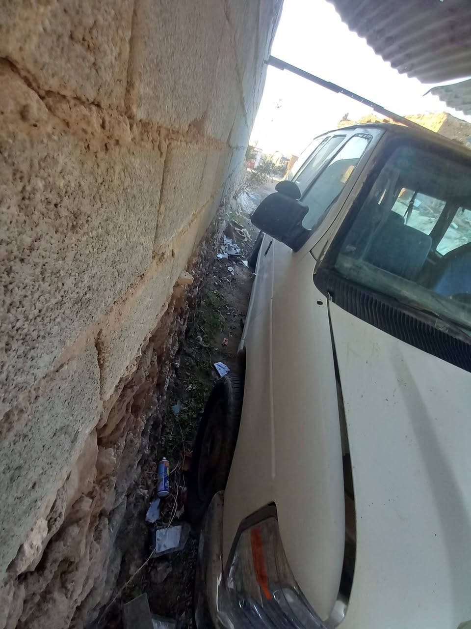 رقم صاحب السياره استفسار اكثر ***********
للبيع 
فورد 
محرك 8 سلندر سلفادور 
14 راكب 
دوشمه جديد يحتاج تنضيف شوي كلهن جدد
رقم انكليزي جديد 
تجي تشغل وتطلع بوجهك وين متريد
العنوان:  الانبار قضاء راوه
