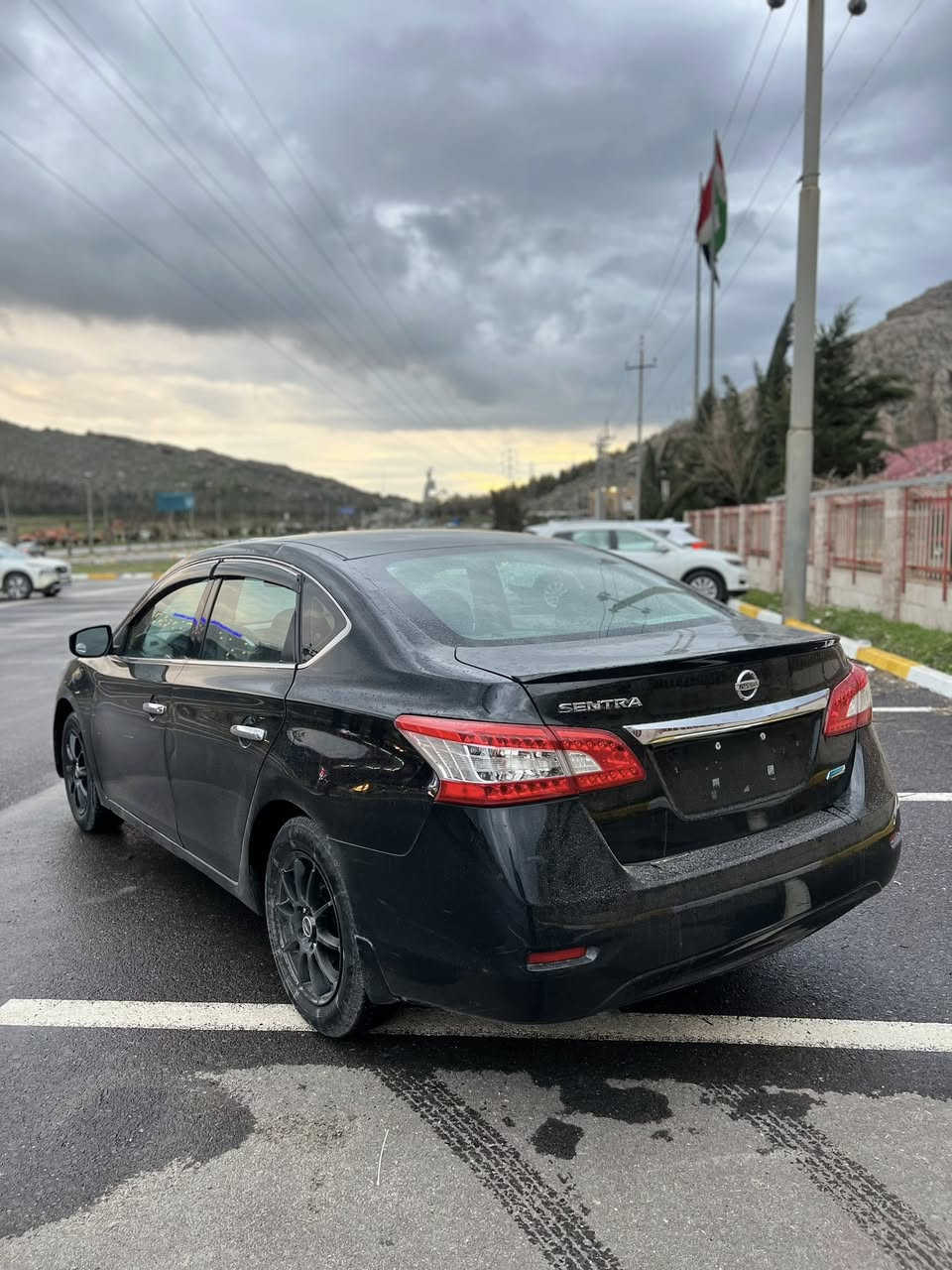 نيسان سيترا٢٠١٥
براوة براوةى دوبةى
١٦٠ هةزار رؤيشتوة
هةموو زانياريةكةنم نوسيوة جوان بيخوئنةوة ئيناجا تيل بكة
مواسةفات ئةمريكى
هةموو گيانى بةشةرت
كيرى ٤ رؤژة گؤراوة كيرى ئةوروپى خراوةتة سةرى
كيرو مةكينة بةشةرت 
ئيكؤ
قفل مةركةزى
چوار تايةو ويل لؤكى لة ژئرة
شاشة ئايپاتى بؤ بةستراوة 
دةعو ليدرانى ئةمريكاشى نية بةشةرت 
رؤنى كيرو مةكينةى تازة گؤراوة
ئةيبيسى بةستراوة بريكى بةستراوة كامل كارةياتى ئيش ئةكة
تةبريد سارد و گةرمى ئيش ئةكة
شوئنى براوةكةيم چاك كردؤتةوة 
جامةكانيم هةلگرتؤوة
كامل مةسرةف كراوة  يةك دينار مةسرةفى نية 
لة دةعامى بؤ دةعامى بةشةرت 
***********وةتس ئاپى لةسةرة
*********** ڤايبةرى لةسةرة
تيبنى سةيارةكة براوةى دوبةية
تكاية گةر مشتةرى نيت بيزارم مةكة لةكةل ريزم
