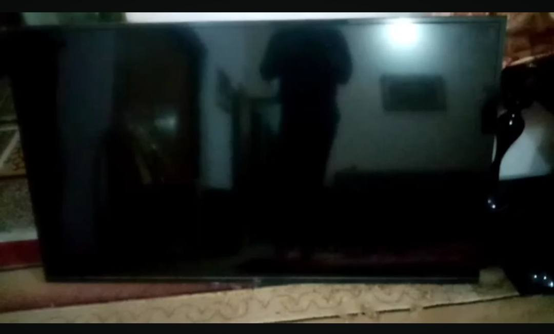 شاشة وادي حجم 55 بيها يوتيوب
سعر 250 وبيها مجال
***********
