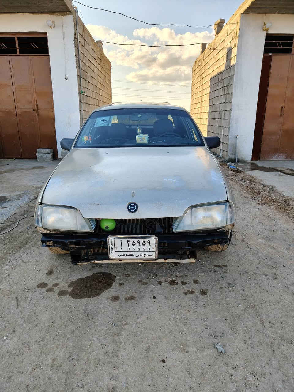 سلام عليكم. ))اوميكا مديل 89 كير ومحرك بطه المحرك بي بكن بس م̷ـــِْن شغل يطلع صوت شويه ويروح) )كير شرط) )تخم تاير وتخم ويل جدد) صدر امامي خلفي جديد) الكاعيه جلد جديد مسوي ) تخم بطاين وتخم كشنات كهربائيات شغاله هورن بوش السياره عايزه صبغ) )) رقم صلاح الدين الماني البسمه السنويه  يحول م̷ـــِْن الصبح مايطلب عليه الف يريد يحول مايسوي وكاله سنويه بعد 4 اشهر يله تنتهي.  )))) مكاني سامره) سعره 18 بيه مجال  ) رقم ***********
