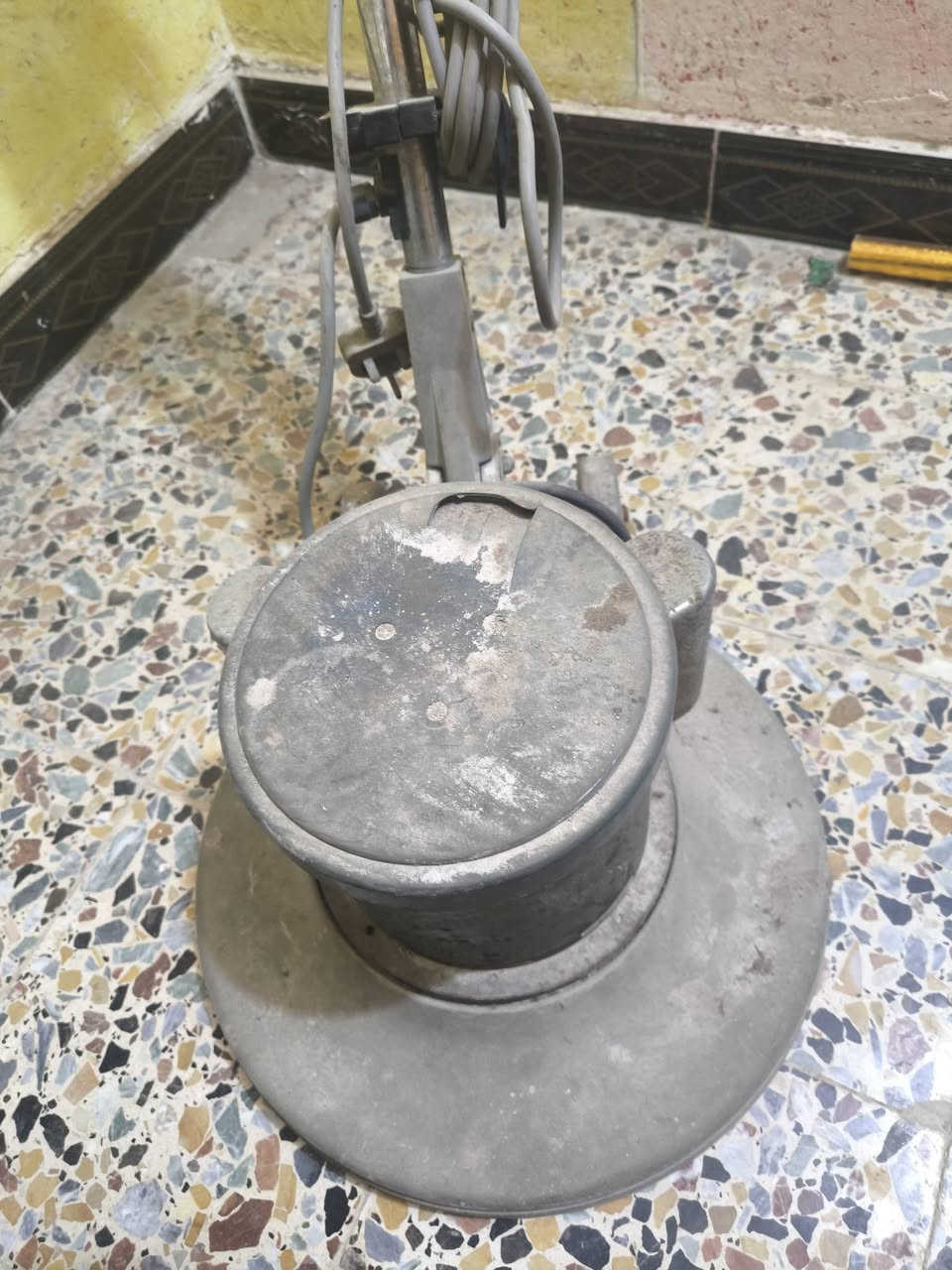جلايه باله صناعة صيني بدون فرجه
سعر 350 وبيها مجال مكاني البصرة يوجد توصيل محافظات 
*********** واتساب
